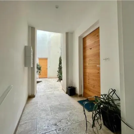 Апартаменты Aren'loft Ним